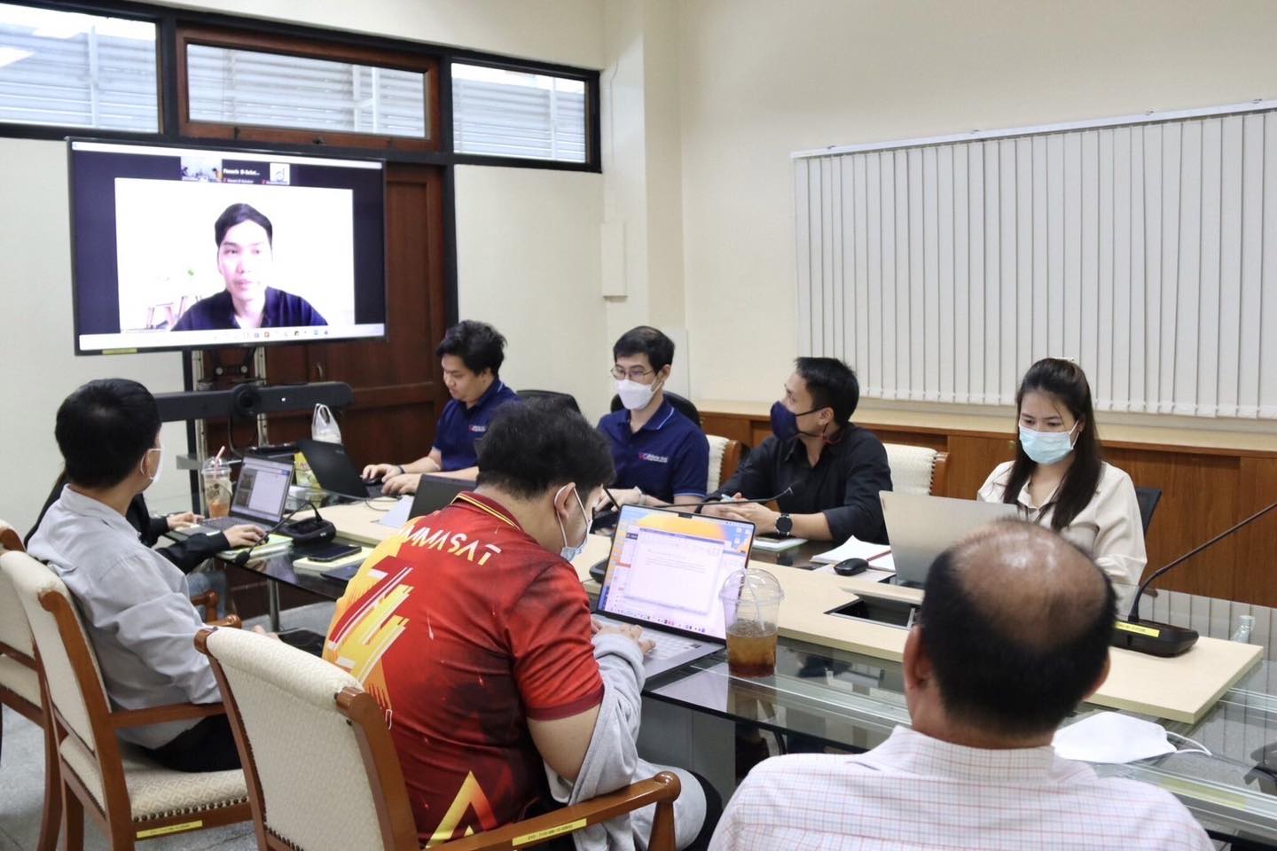 บรรยากาศการหารือร่วมกันระหว่างกองนวัตกรรม สำนักงาน ป.ย.ป. และศูนย์เทคโนโลยีอิเล็กทรอนิกส์และคอมพิวเตอร์แห่งชาติ (เนคเทค) เพื่อกำหนดแนวทางการขับเคลื่อนการใช้ระบบ e-Document แก่หน่วยงานราชการ